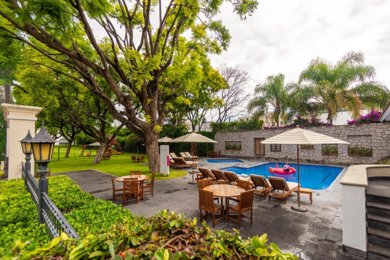 Flamingo 4*